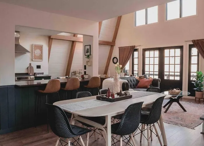 The Juniper House Near Poughkeepsie & New Paltz