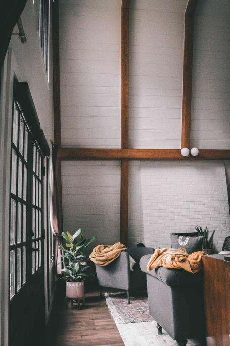 The Juniper House Near Poughkeepsie & New Paltz