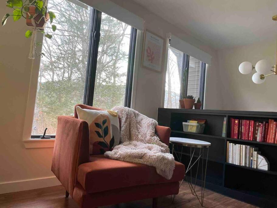 The Juniper House Near Poughkeepsie & New Paltz *